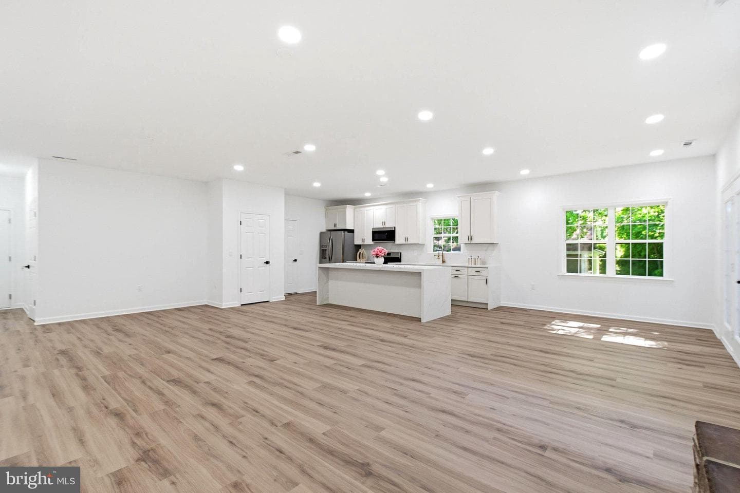 5010 Rosemont Avenue photo 10