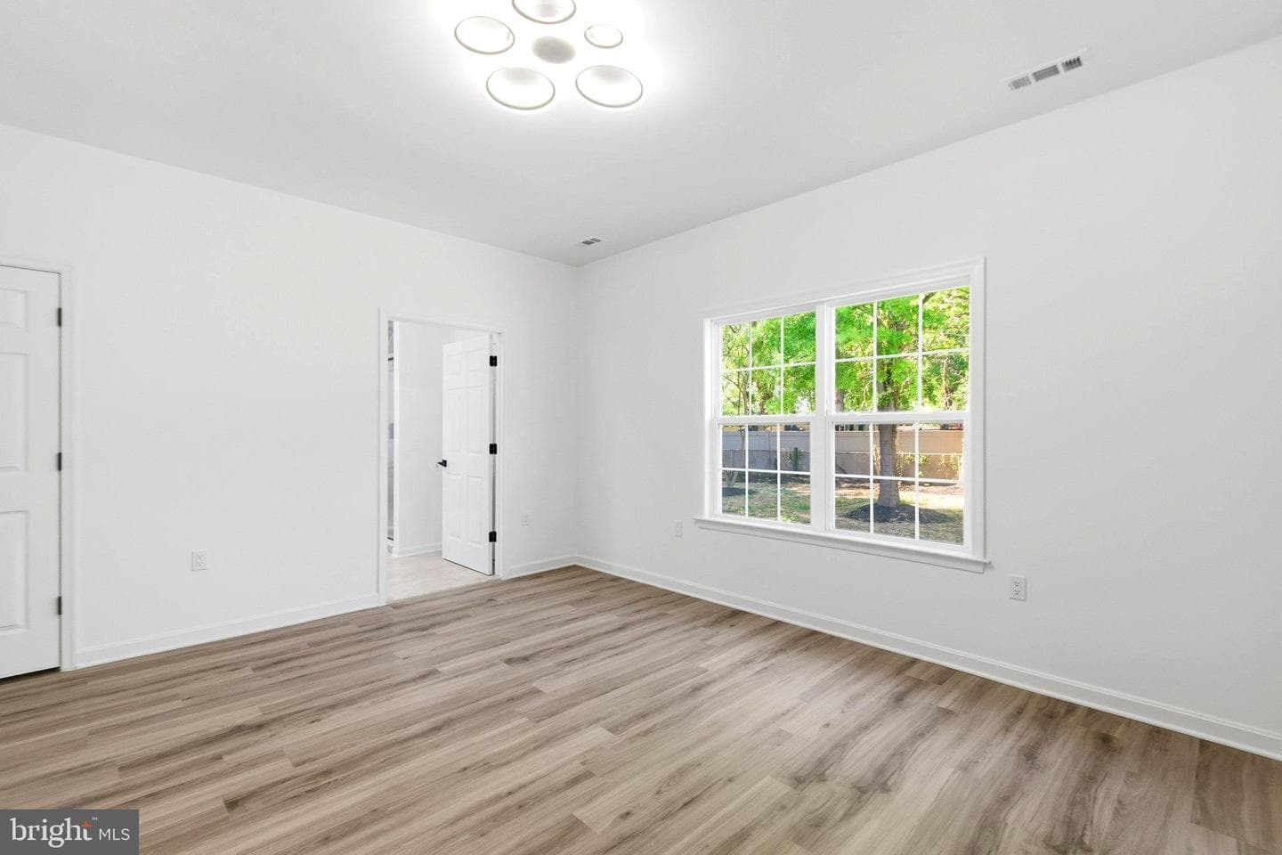 5010 Rosemont Avenue photo 22