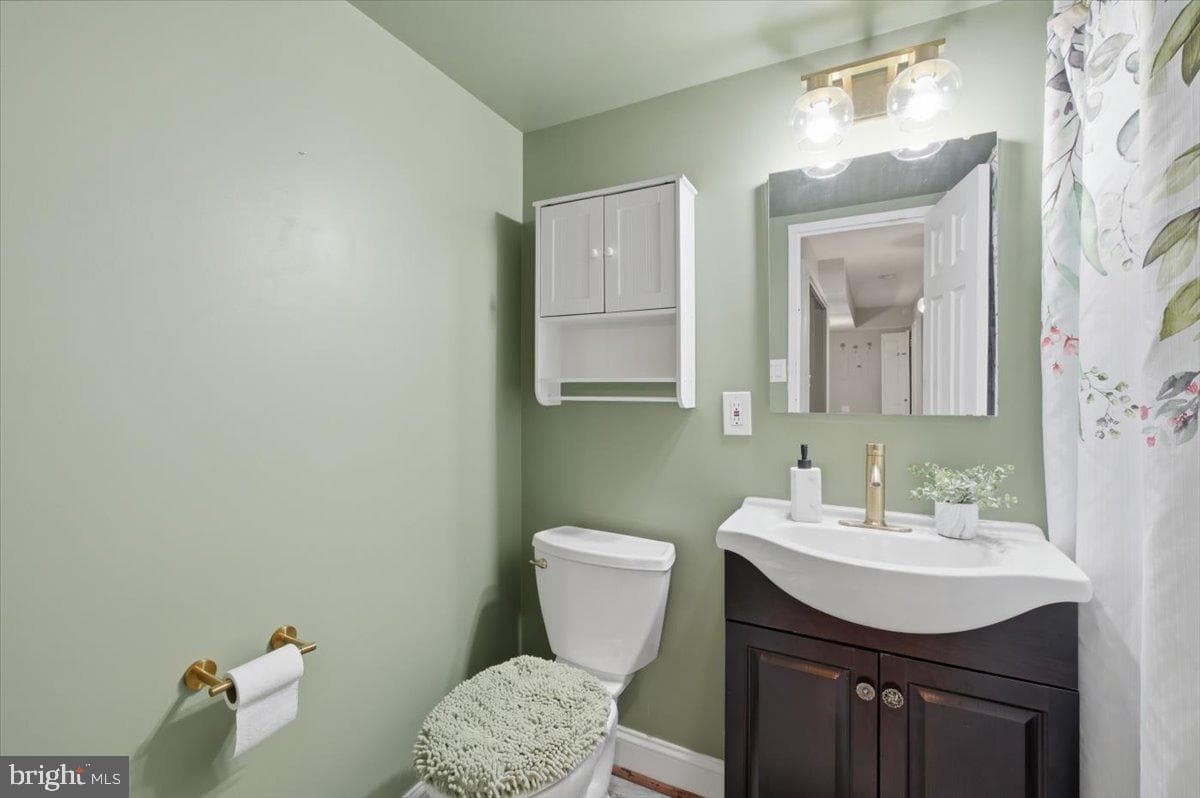 2322 Freetown Court #8/21c photo 18
