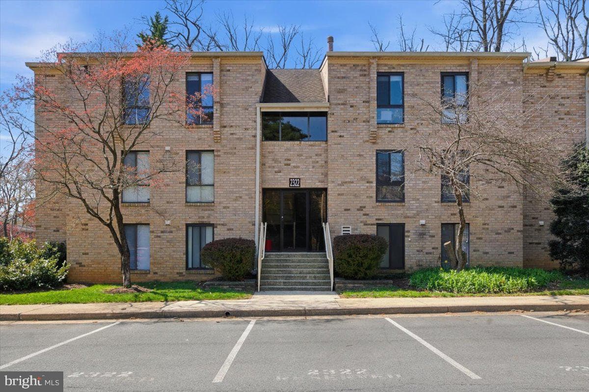 2322 Freetown Court #8/21c photo 2