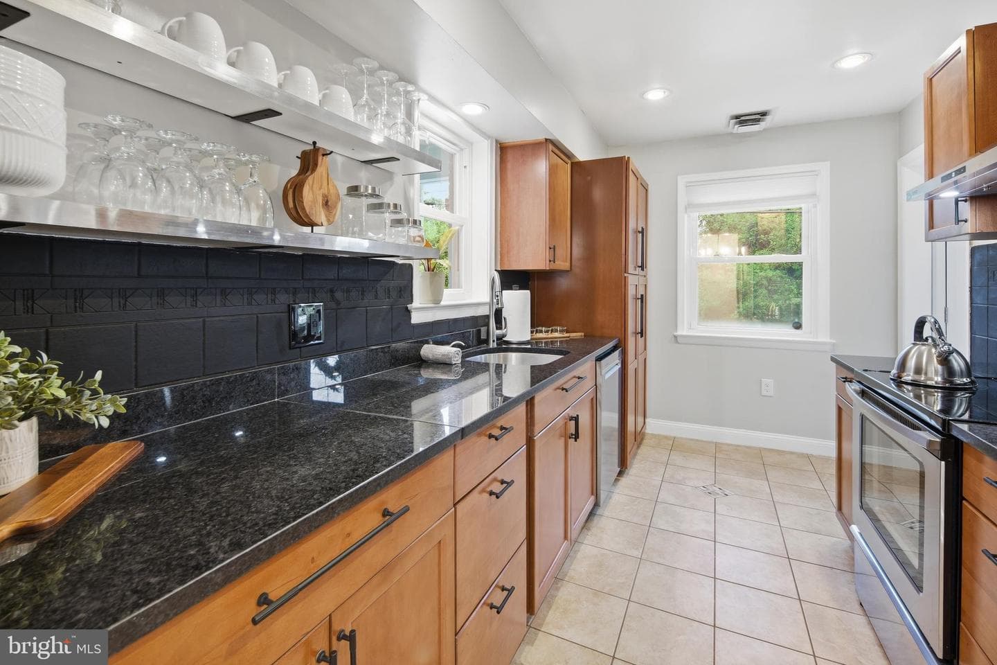 6368 Hillcrest Place photo 7