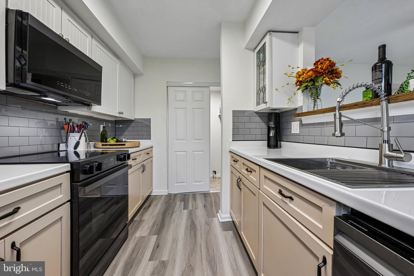 9899 Hagel Circle photo 19