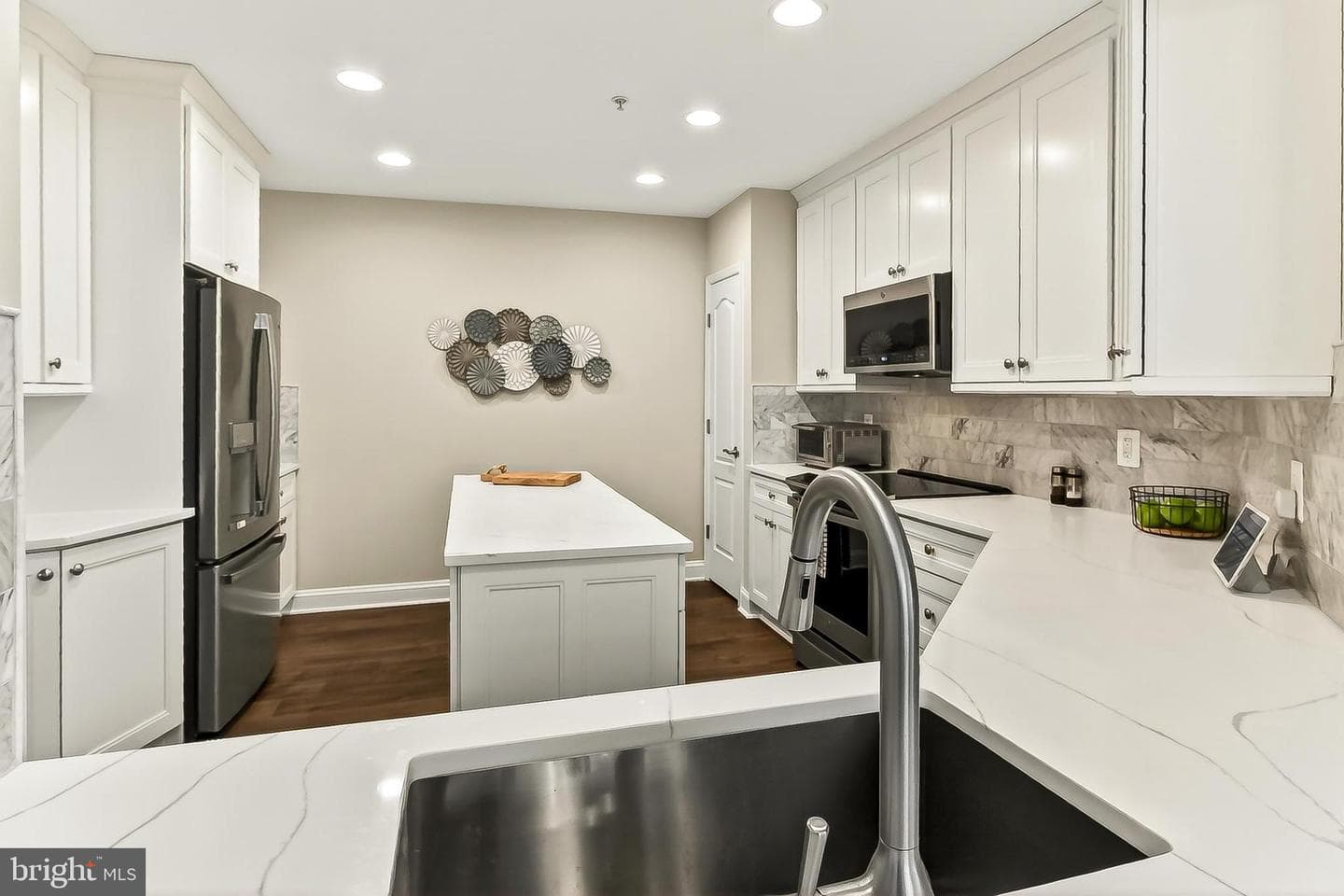 2903 Saintsbury Plaza #203 photo 20