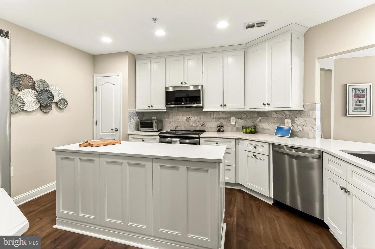 2903 Saintsbury Plaza #203 photo 21