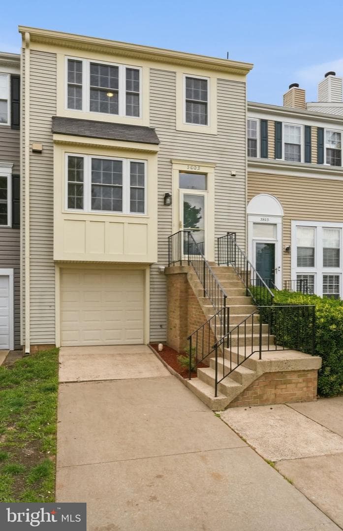 3603 Sweethorn Court photo 1
