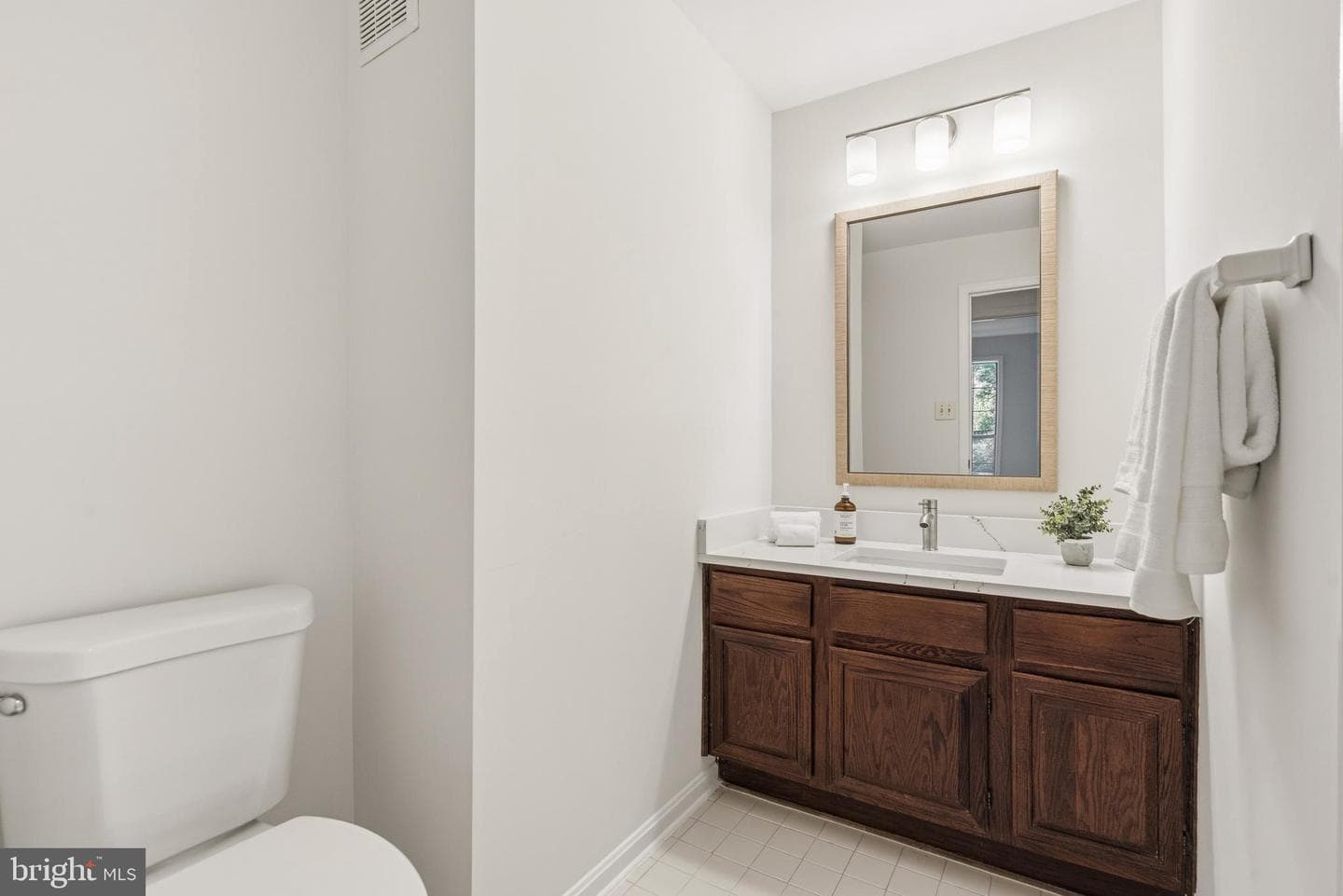 10026 Oakton Terrace Road photo 29