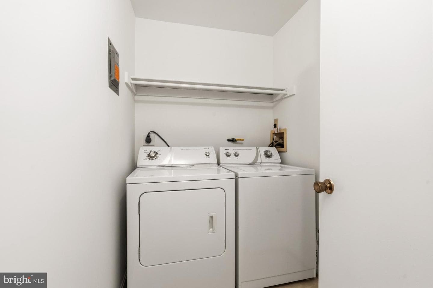 10026 Oakton Terrace Road photo 31