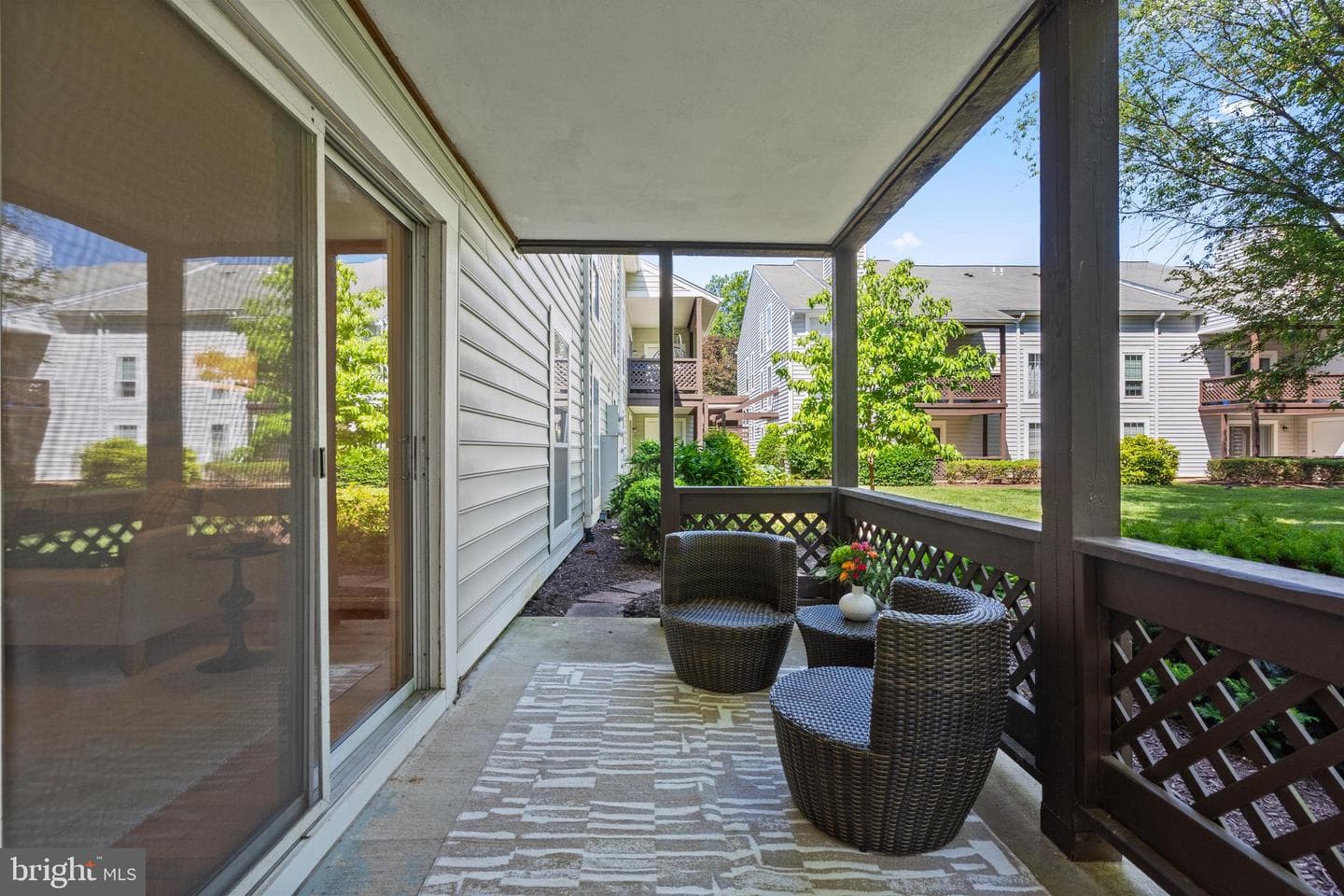 10026 Oakton Terrace Road photo 40