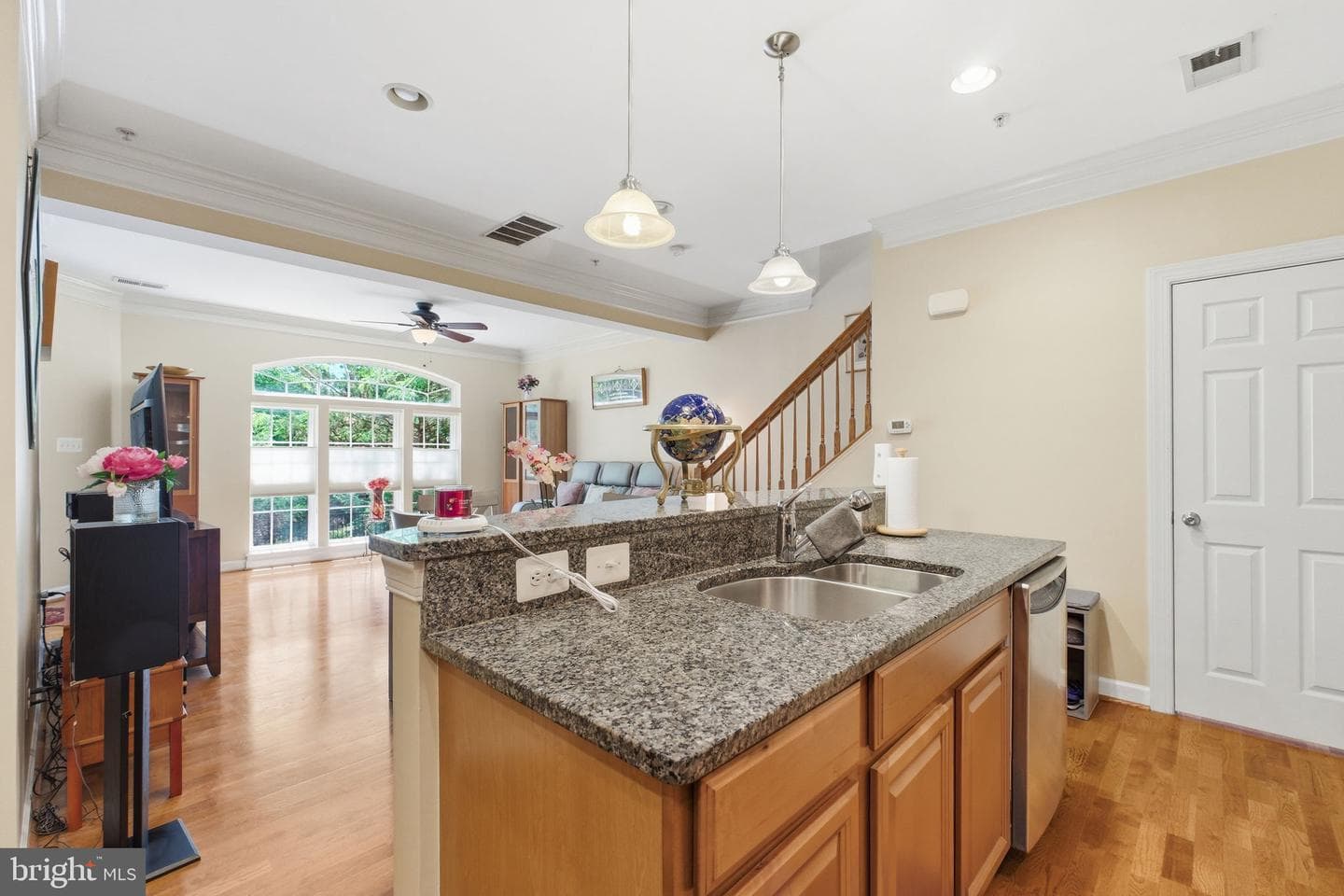 5725 Callcott Way #b photo 9