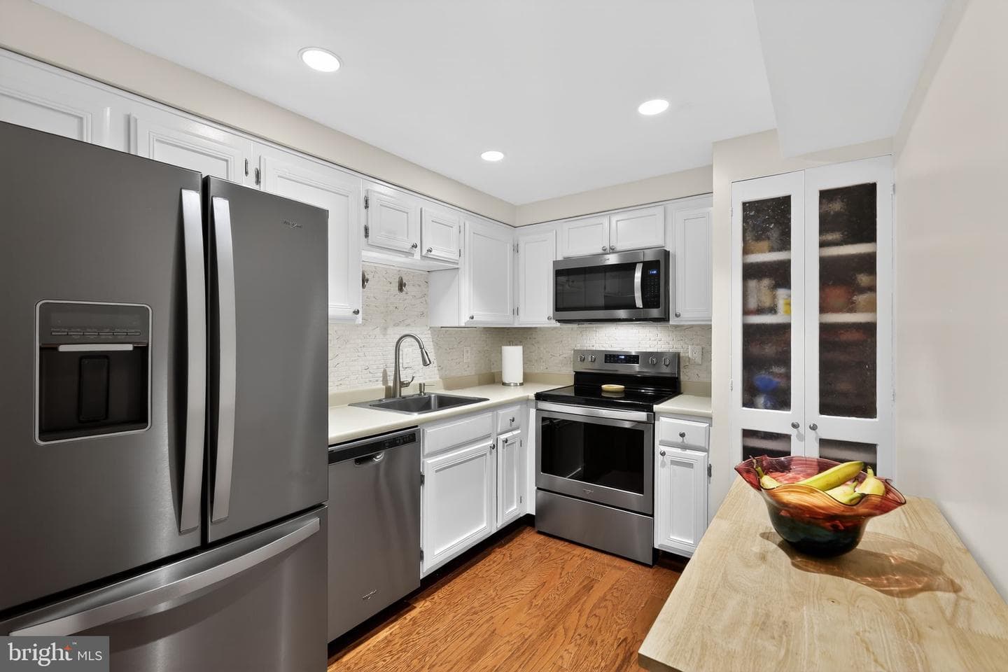 7640 Tremayne Pl # 102 photo 3