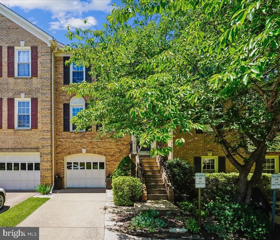 2022 Pieris Court photo 2