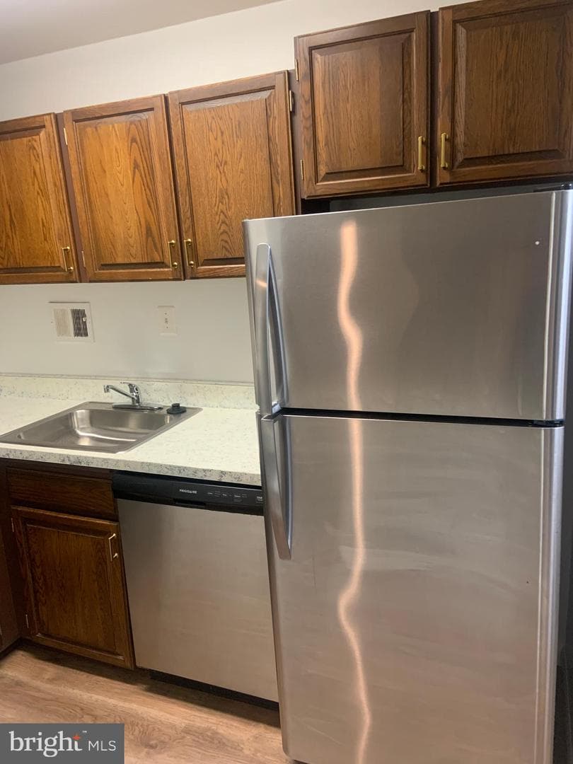 6001 Arlington Boulevard #903 photo 4