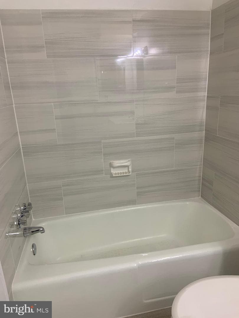 6001 Arlington Boulevard #903 photo 9