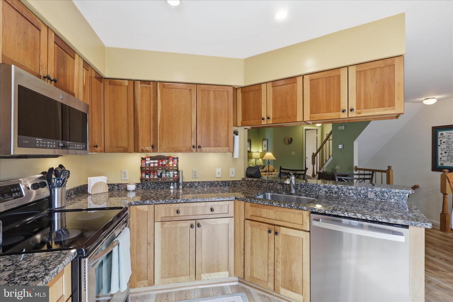 6013 Keble Drive photo 12