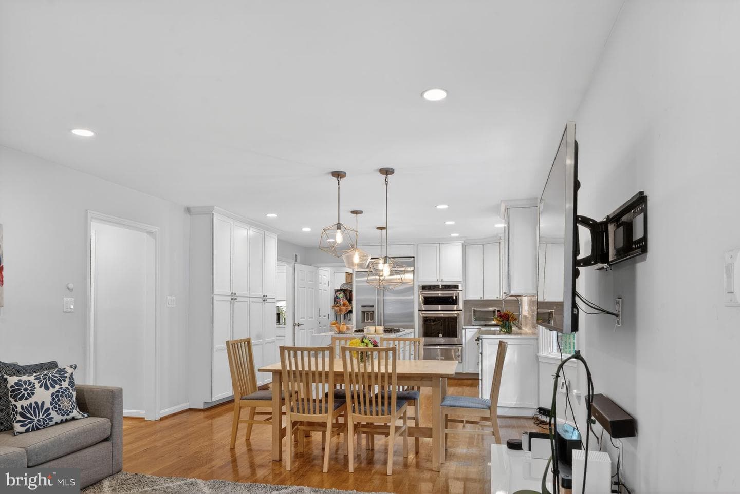 7303 Yates Court photo 8