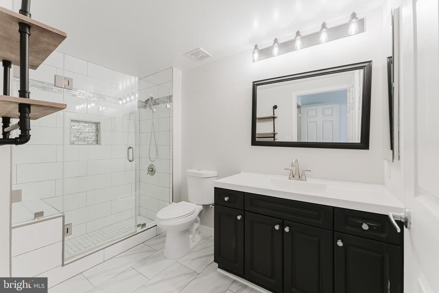 2726 Gallows Road #202 photo 9