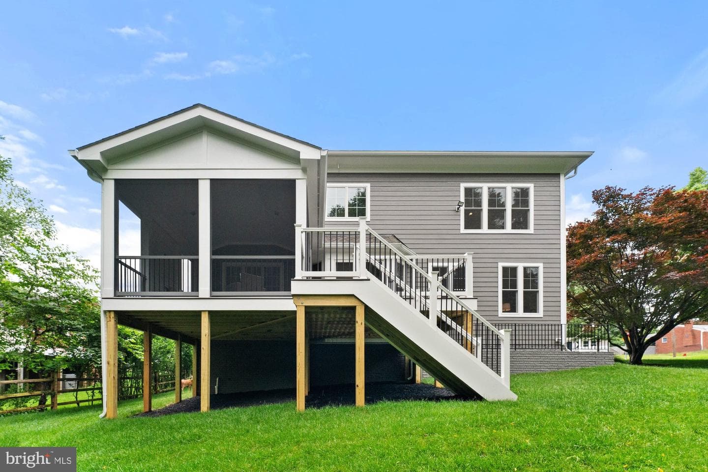 505 Glyndon Street NE photo 58