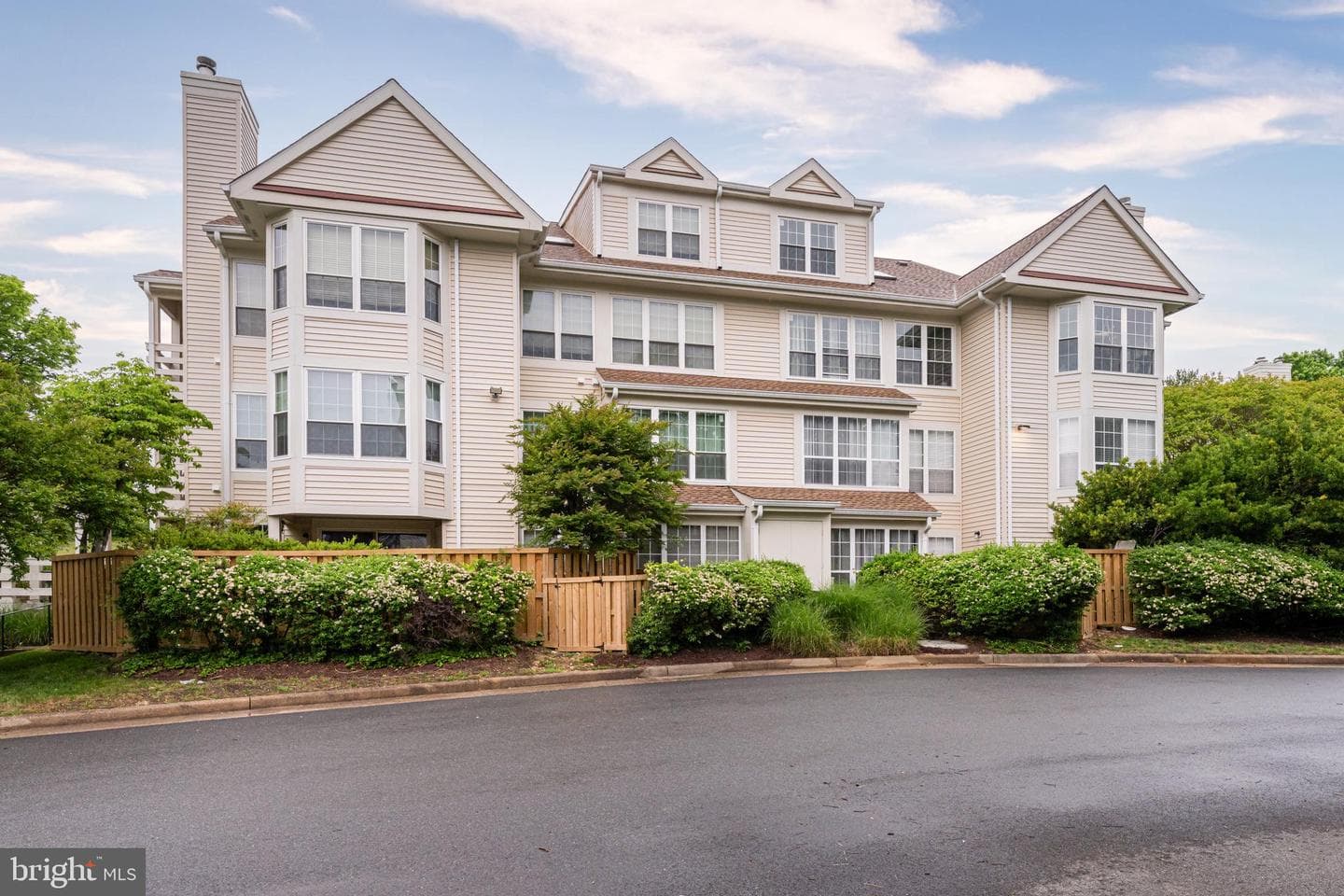 4505 Hazeltine Court #d photo 2