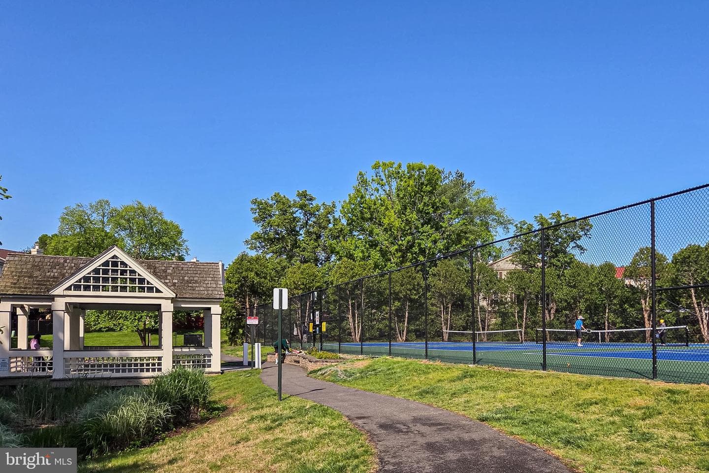 4505 Hazeltine Court #d photo 5