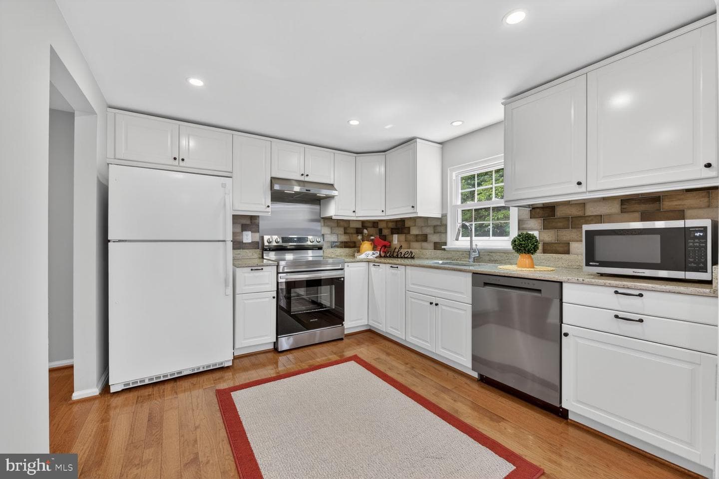 10041 Chestnut Wood Lane photo 4