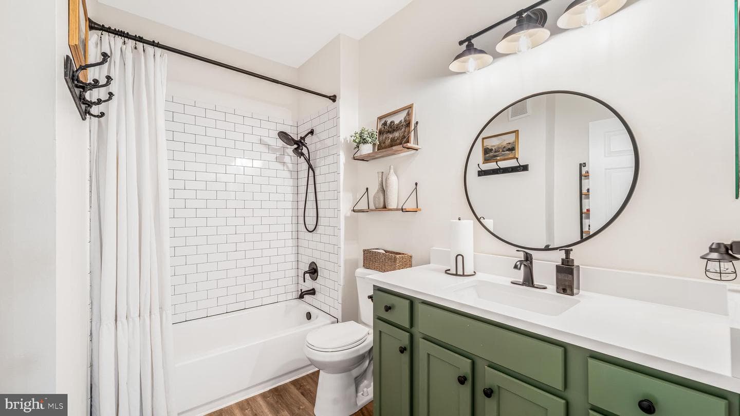 5115 Travis Edward Way #E photo 17
