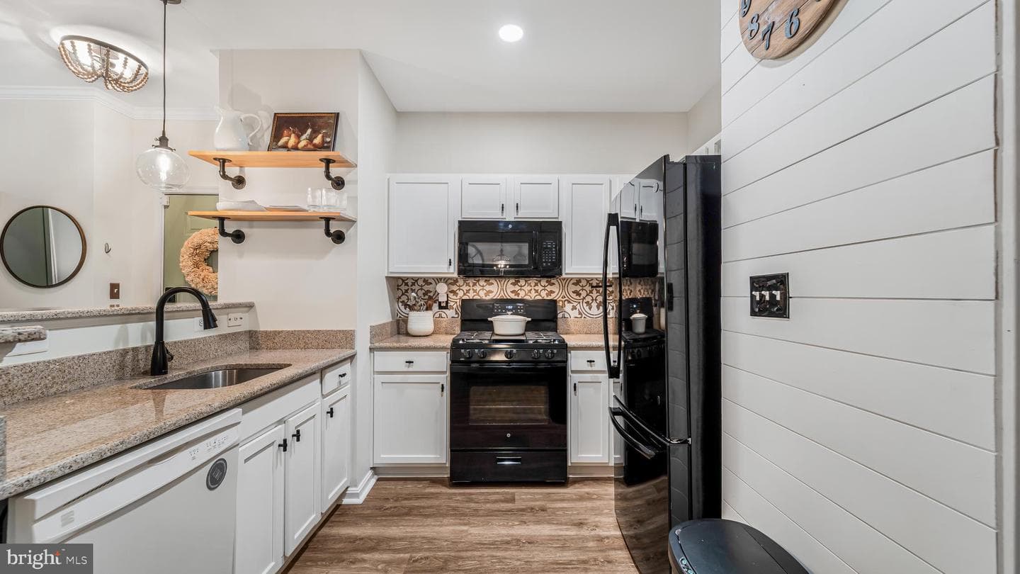 5115 Travis Edward Way #E photo 9