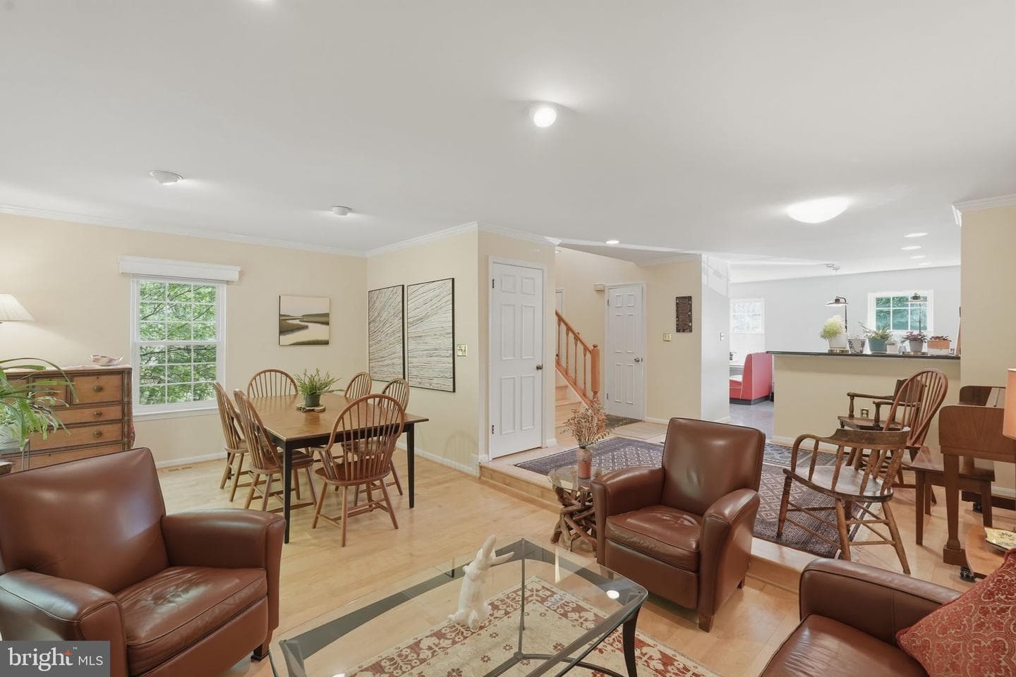 6086 Heatherwood Drive photo 13