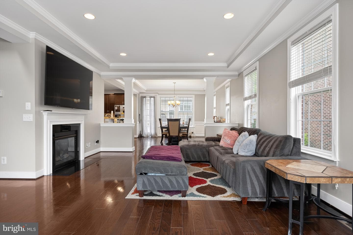 2037 Blunt Lane photo 10