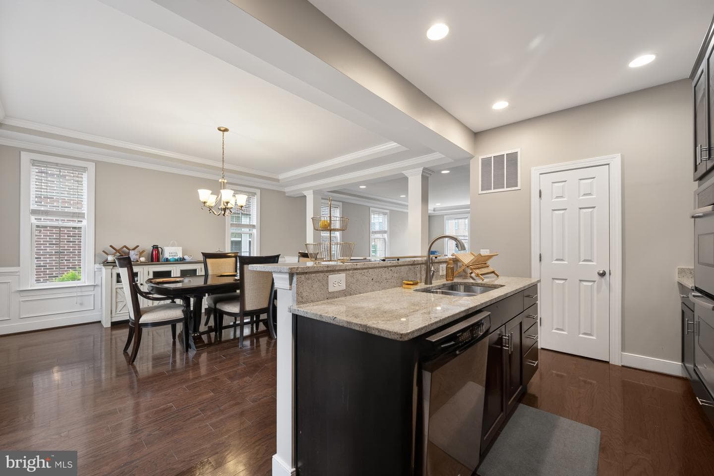 2037 Blunt Lane photo 24