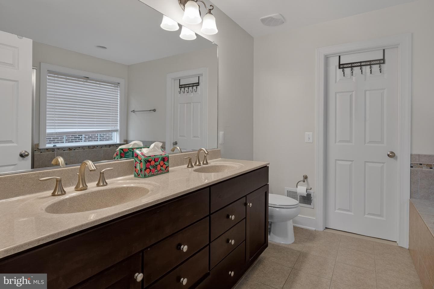 2037 Blunt Lane photo 34