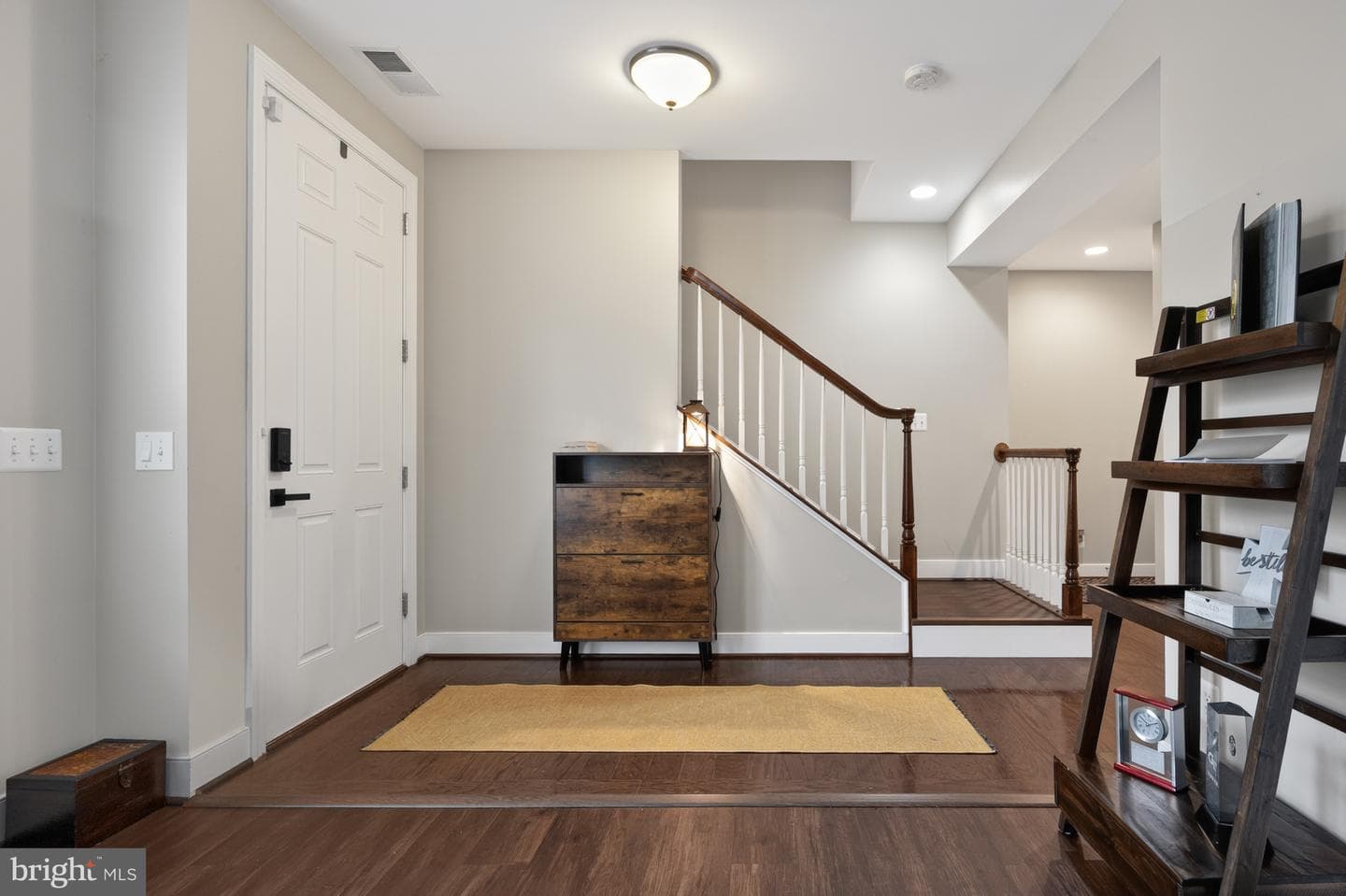 2037 Blunt Lane photo 6