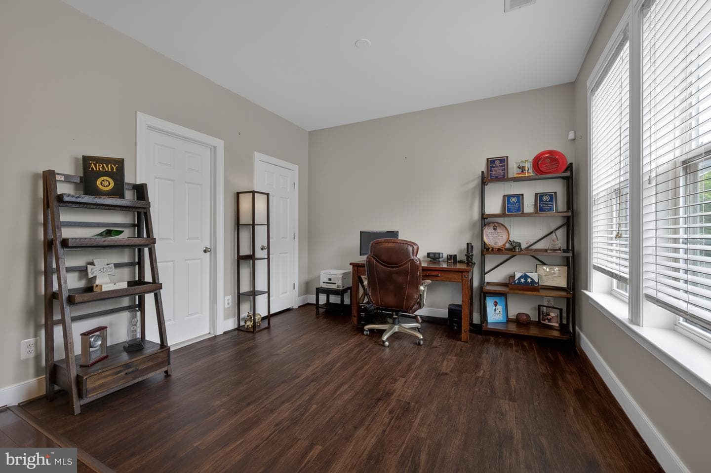 2037 Blunt Lane photo 8