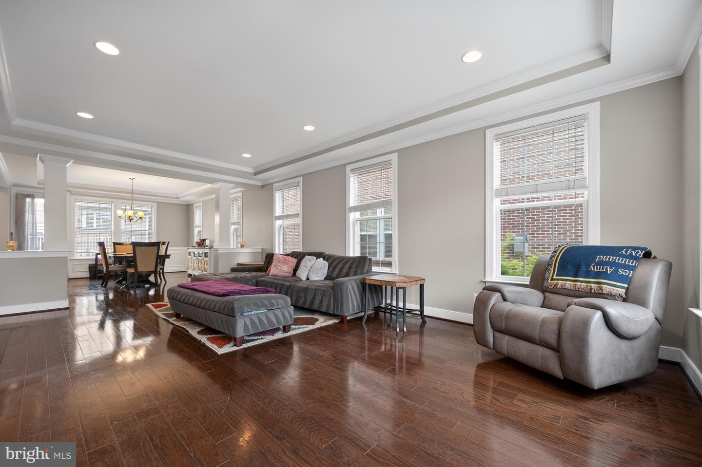 2037 Blunt Lane photo 9
