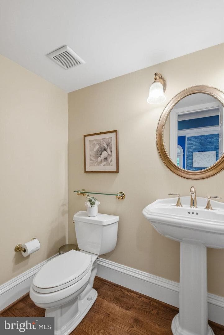 1210 Cameo Court photo 17
