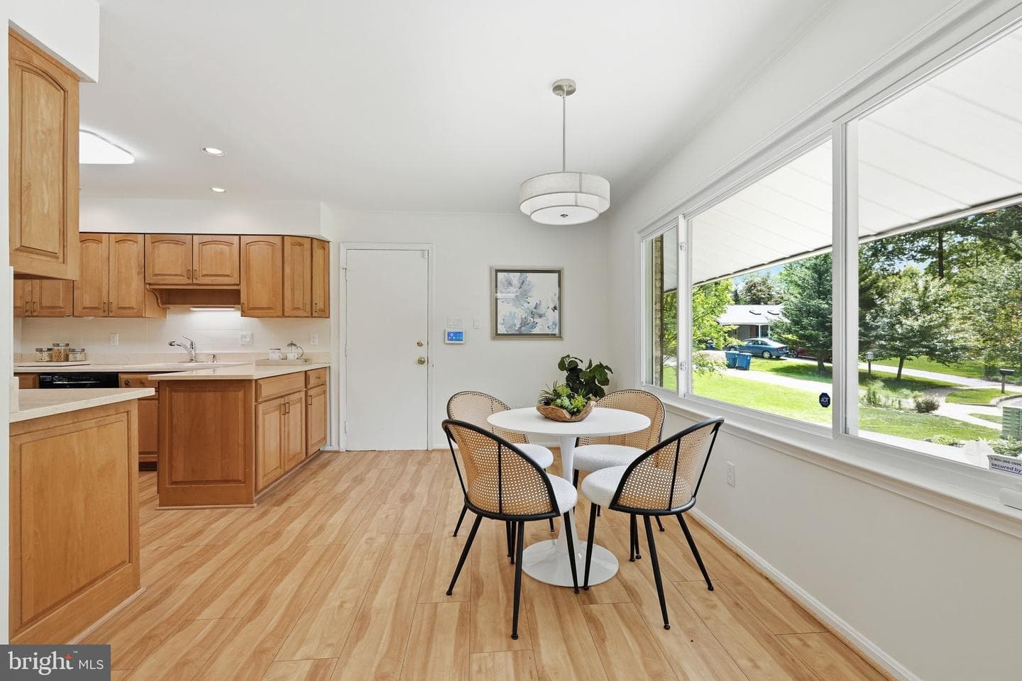 3425 Bedivere Court photo 24