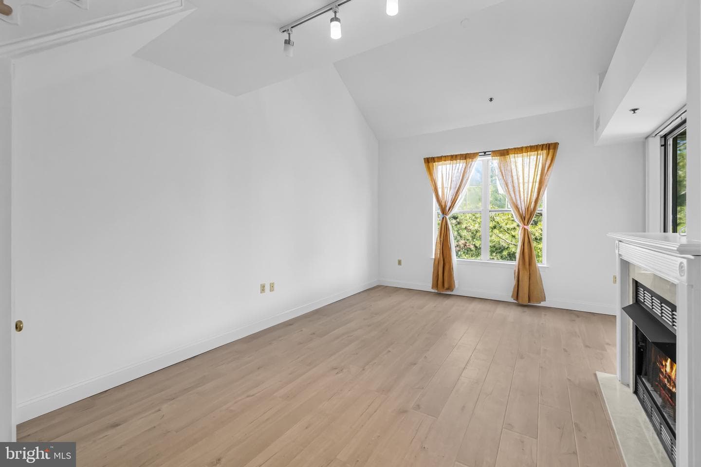 1641 International Drive #412 photo 8