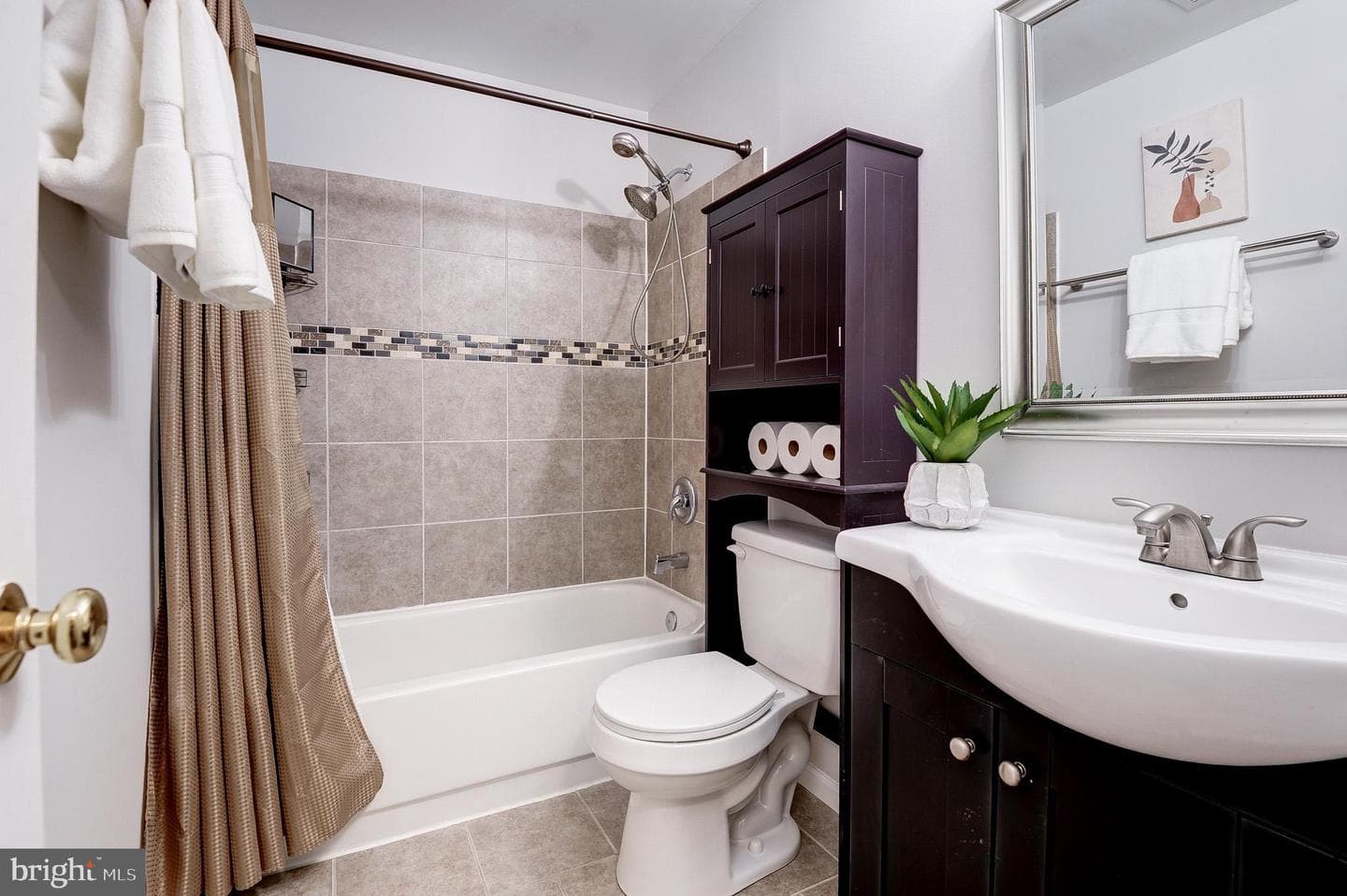 7832 Gum Springs Village Drive photo 20