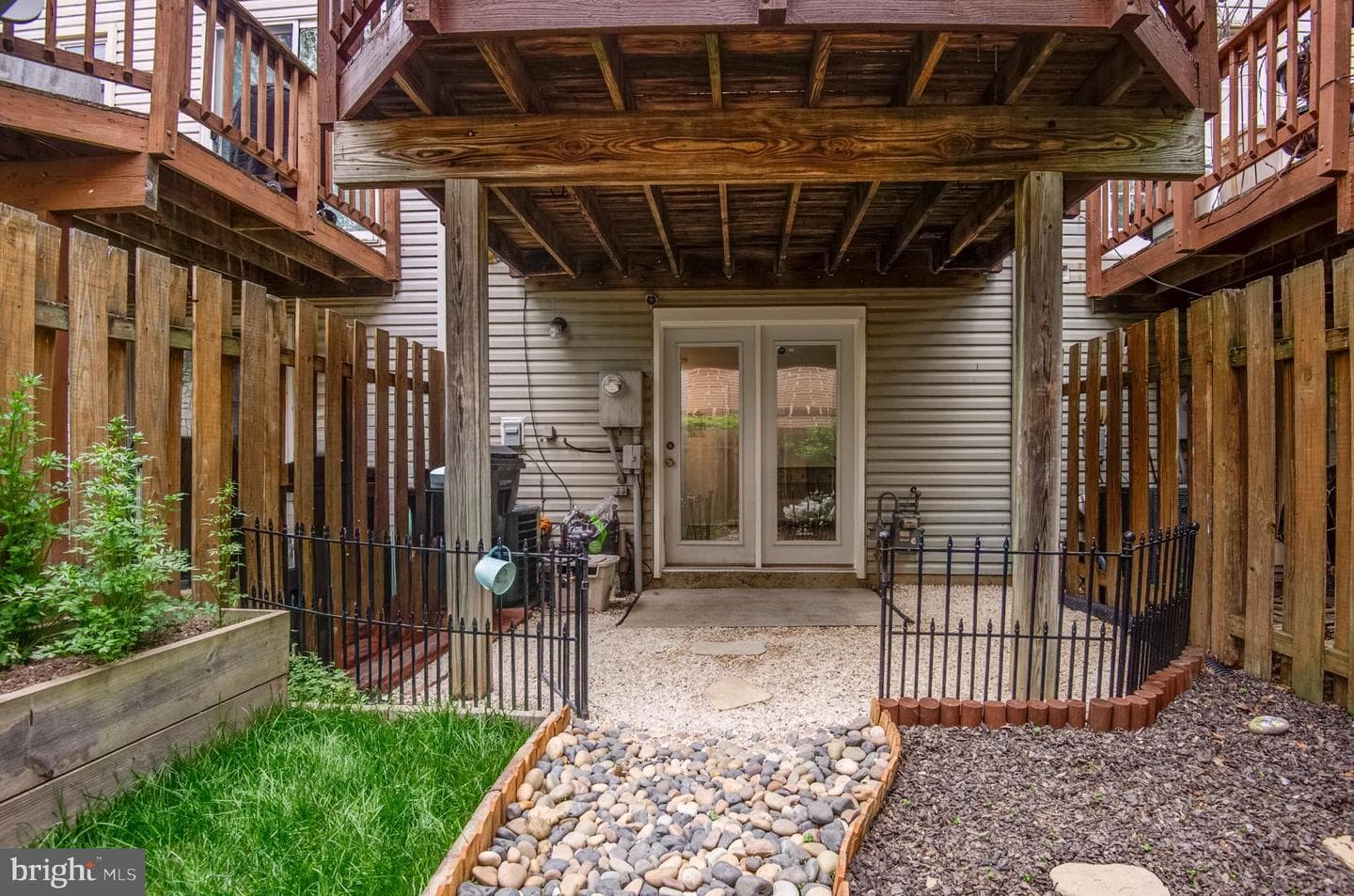 7832 Gum Springs Village Drive photo 40