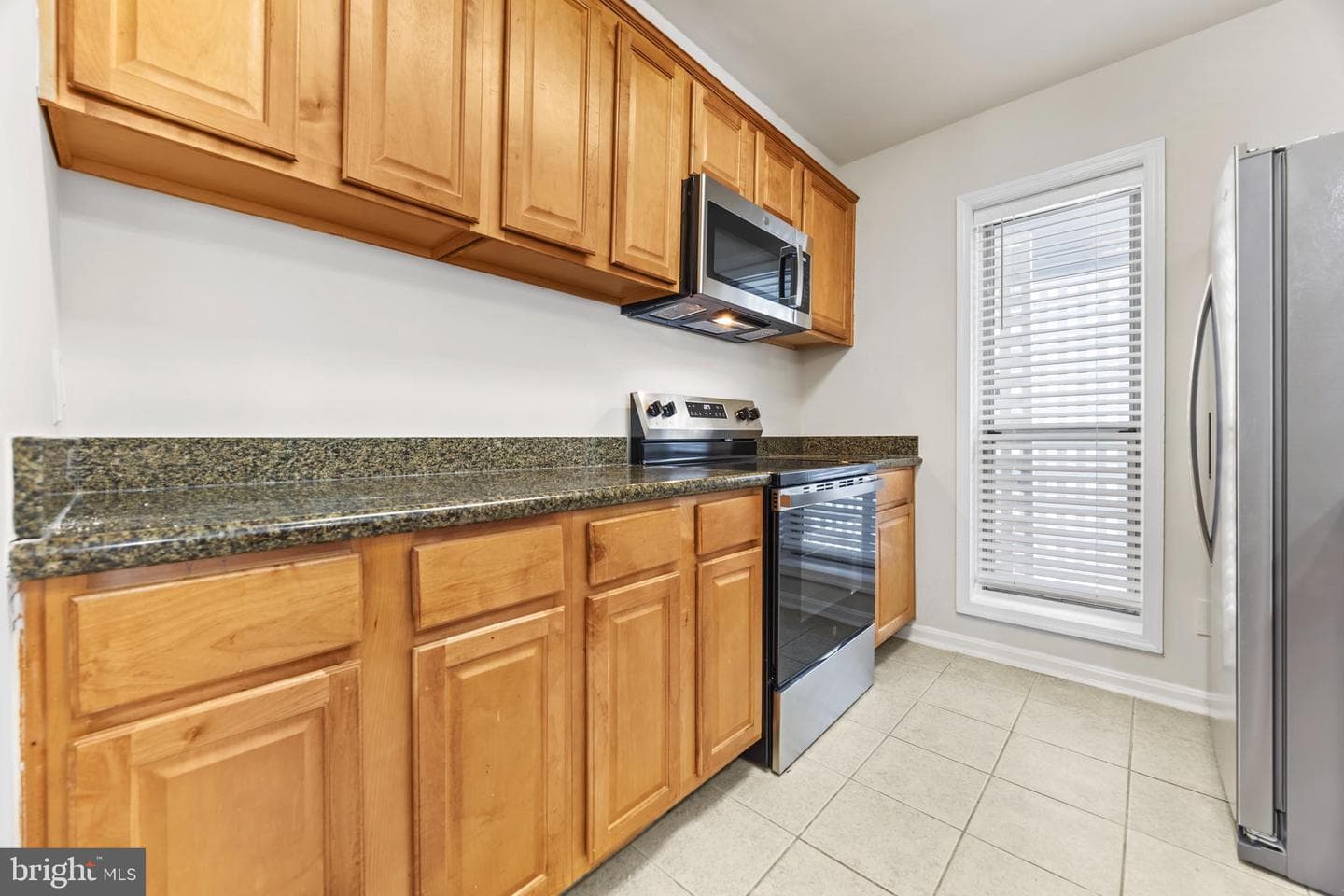 3175 Summit Square Drive #5-E12 photo 4
