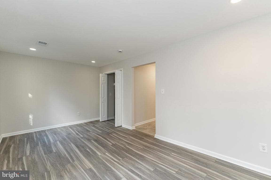 2442 Southgate Square photo 13