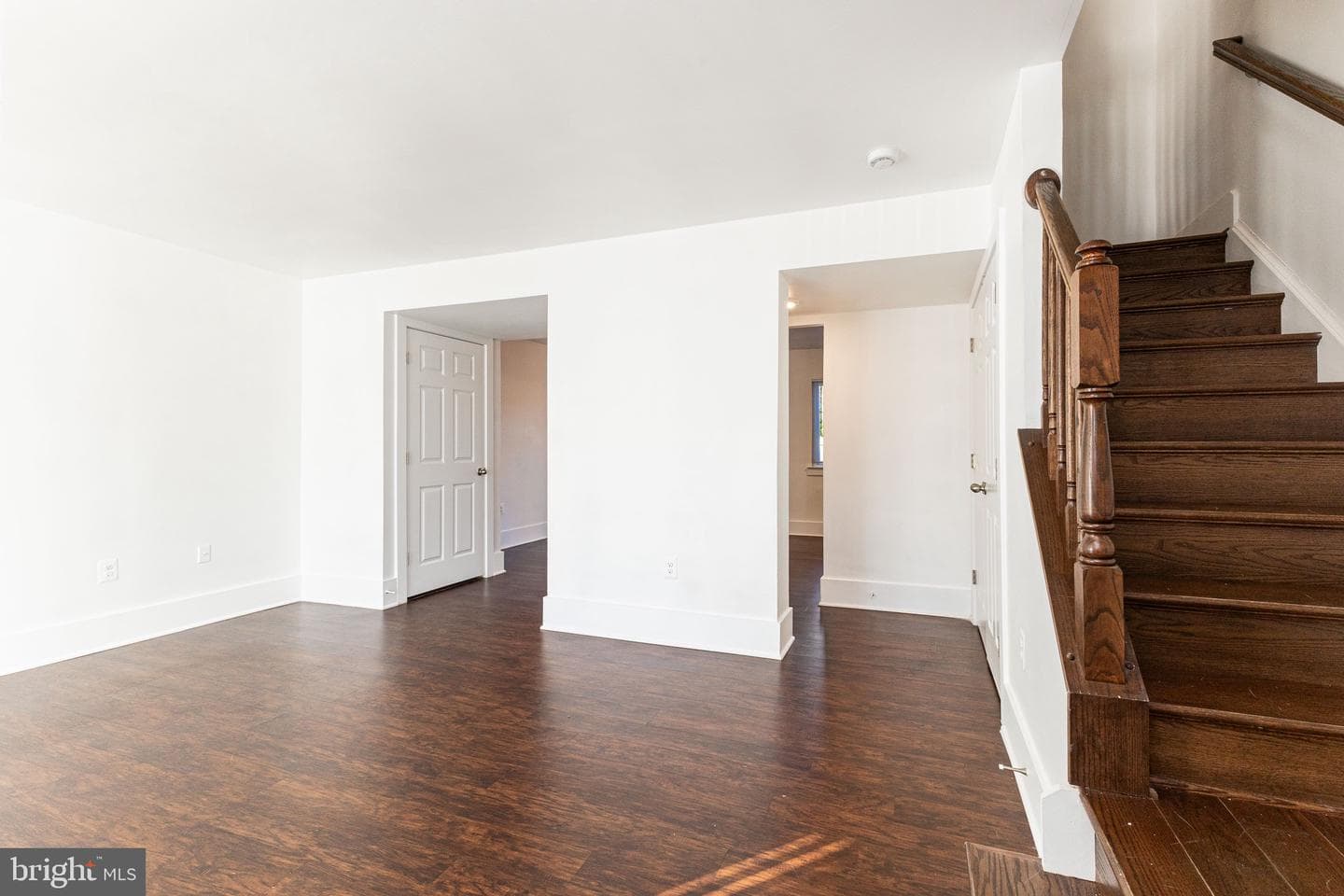 1024 Queens Court photo 7