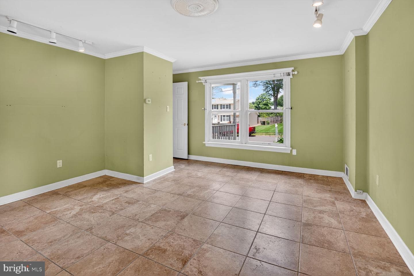 8337 Carnegie Drive photo 10