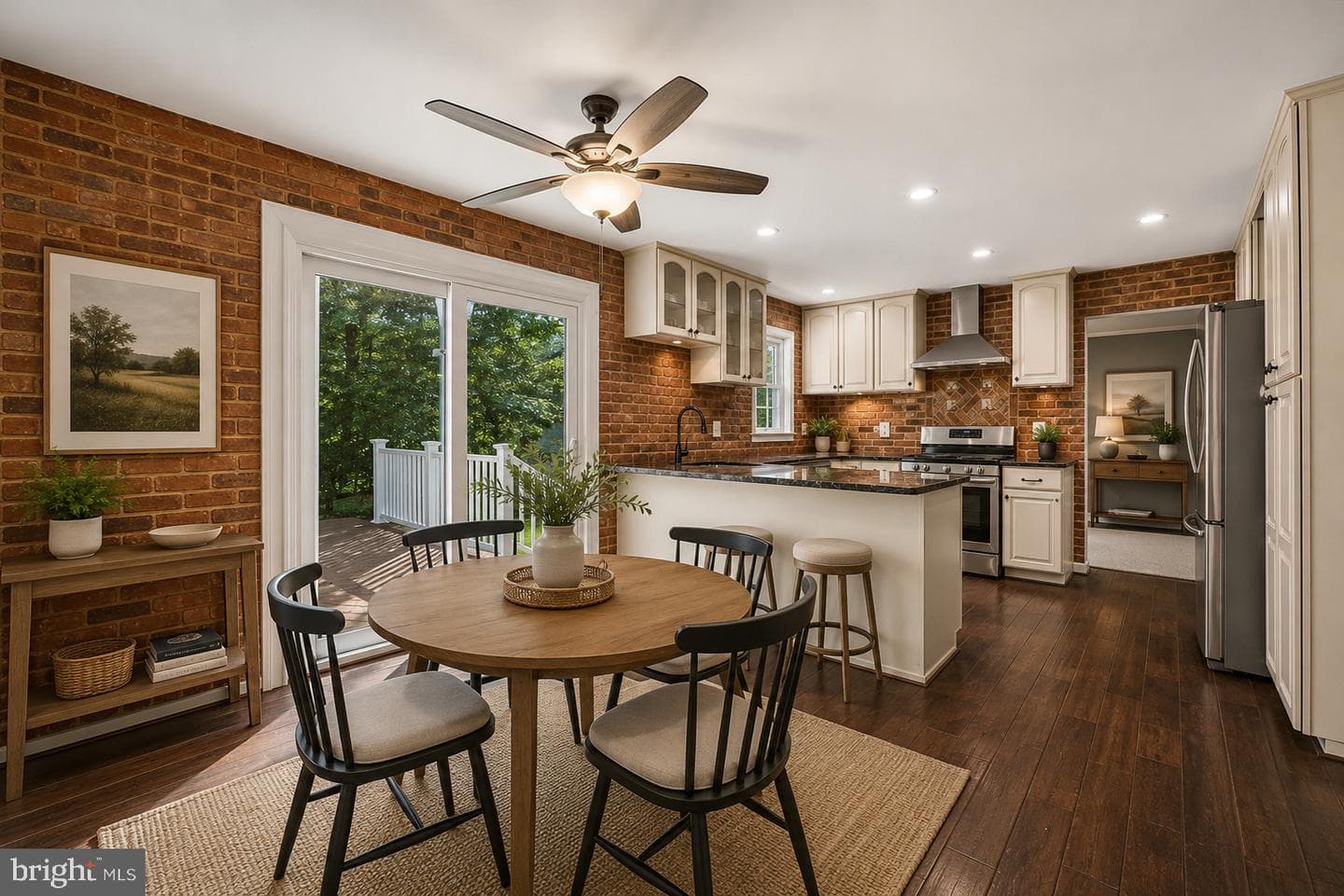 8002 Log Cabin Court photo 10