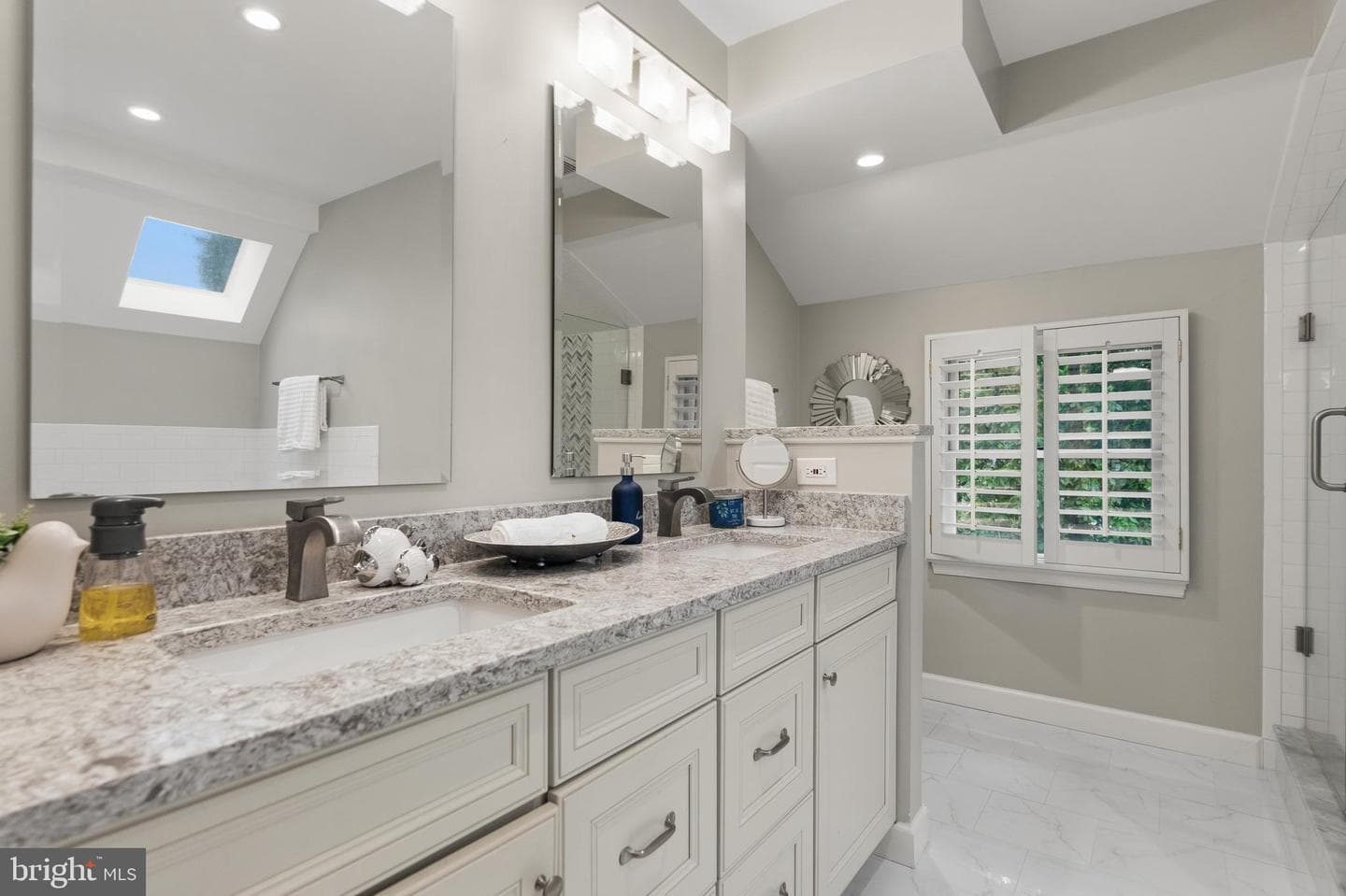 7905 Belleflower Drive photo 24