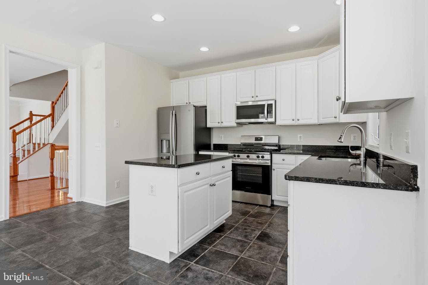 5066 Village Fountain Place photo 11