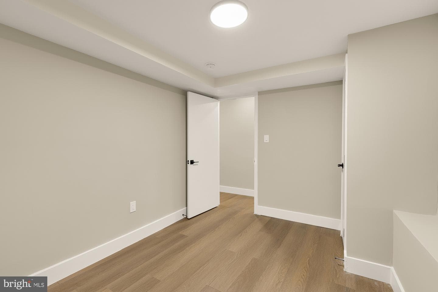 4555 Metro Court photo 33