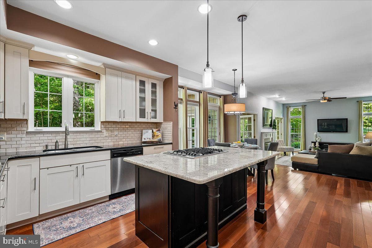 13908 Balmoral Terrace photo 18