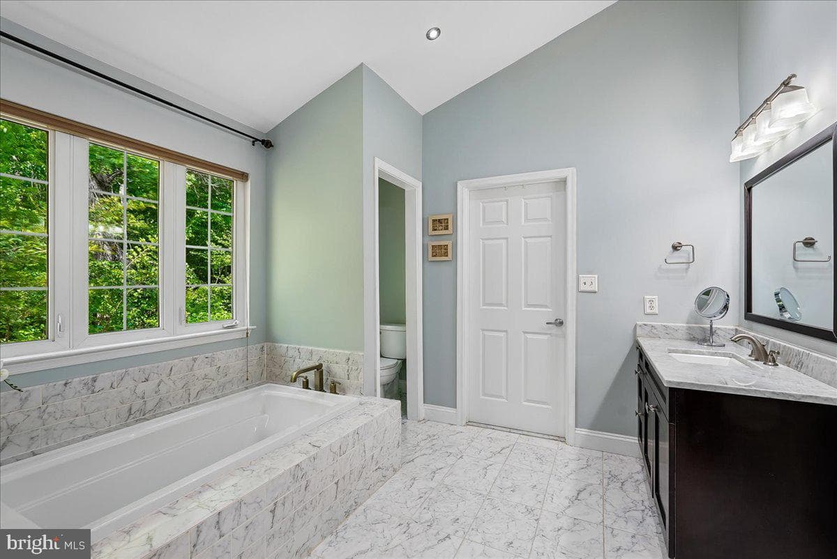 13908 Balmoral Terrace photo 38