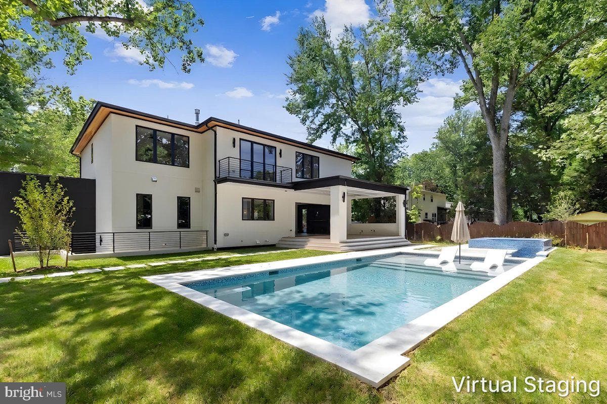 1002 Avery Court SW photo 102