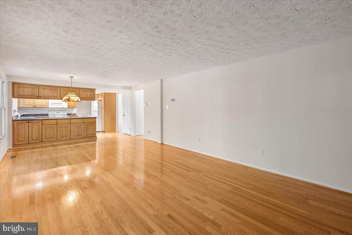 7805 Roundabout Way photo 12